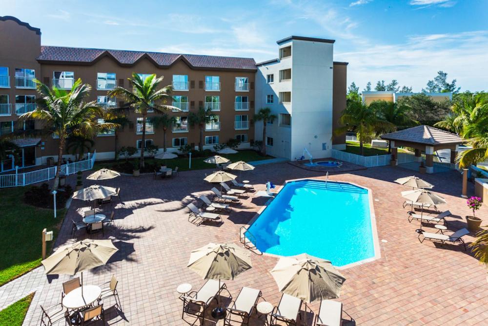 拿坡里市中心第五大道智选假日酒店 North North Naples 外观 照片