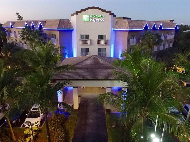拿坡里市中心第五大道智选假日酒店 North North Naples 外观 照片