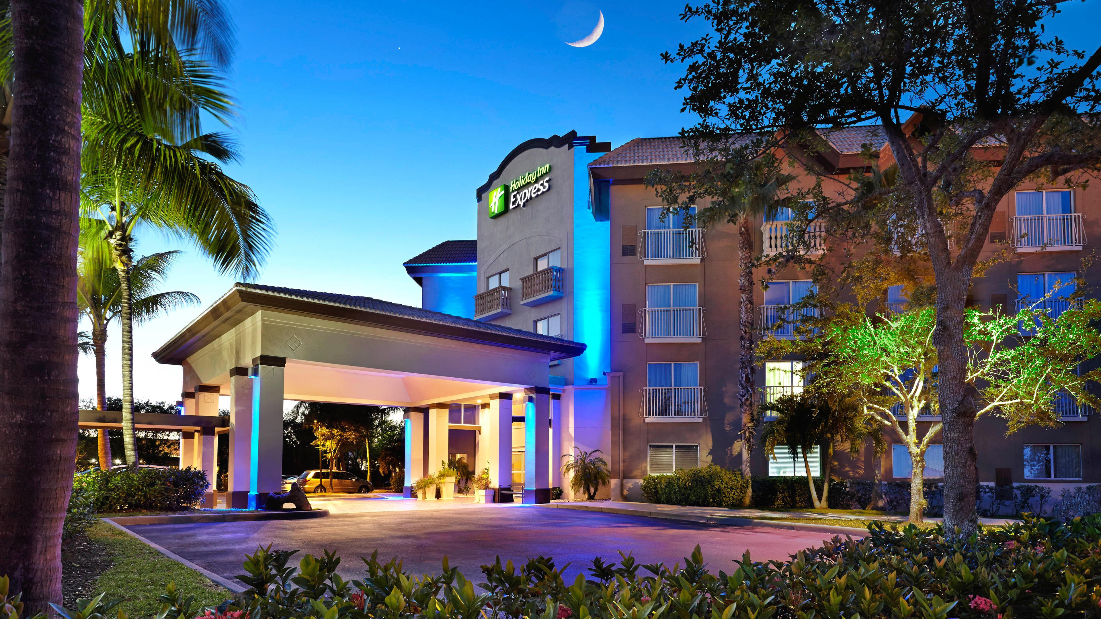 拿坡里市中心第五大道智选假日酒店 North North Naples 外观 照片