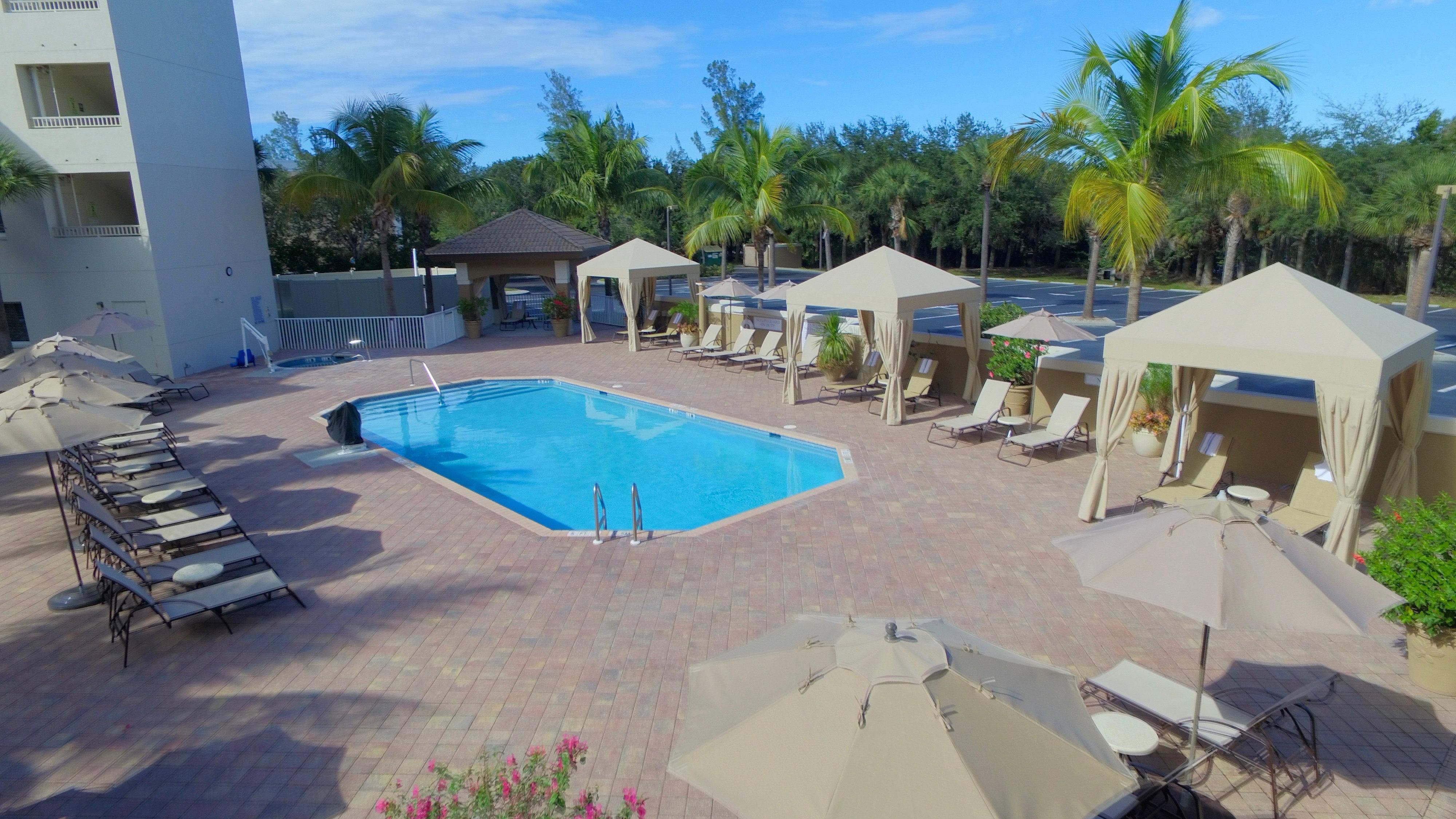 拿坡里市中心第五大道智选假日酒店 North North Naples 外观 照片